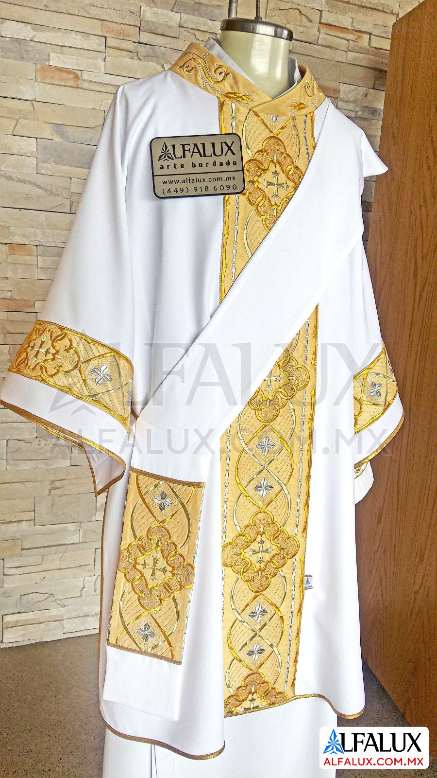 02 ROYAL Blanco Brocado DALMATICA Mangas CUELLO BORDADO 34